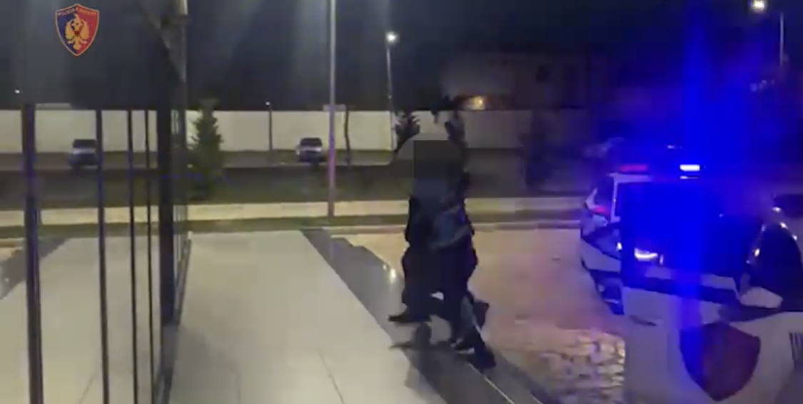 Po kërkohej për eksploziv, plagosje dhe vjedhje