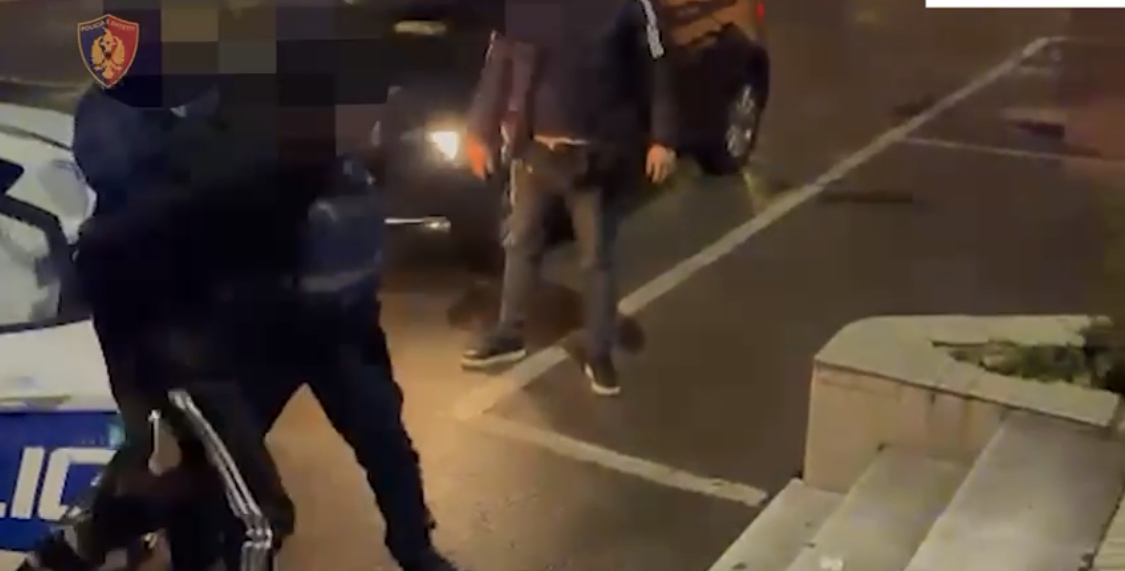 Ka edhe turizëm për vjedhje, si u kap duke grabitur me dhunë në Tiranë