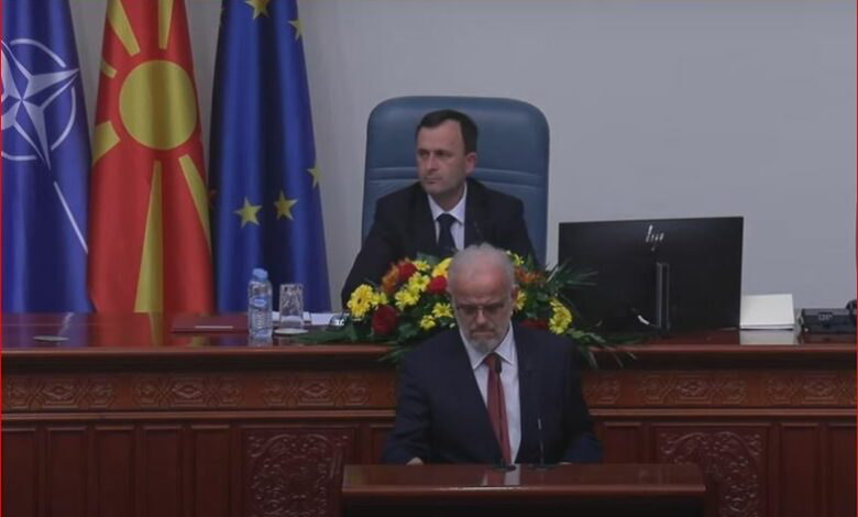 DITMIR BUSHATI/ Me mendjen akull, me zemrën zjarr!