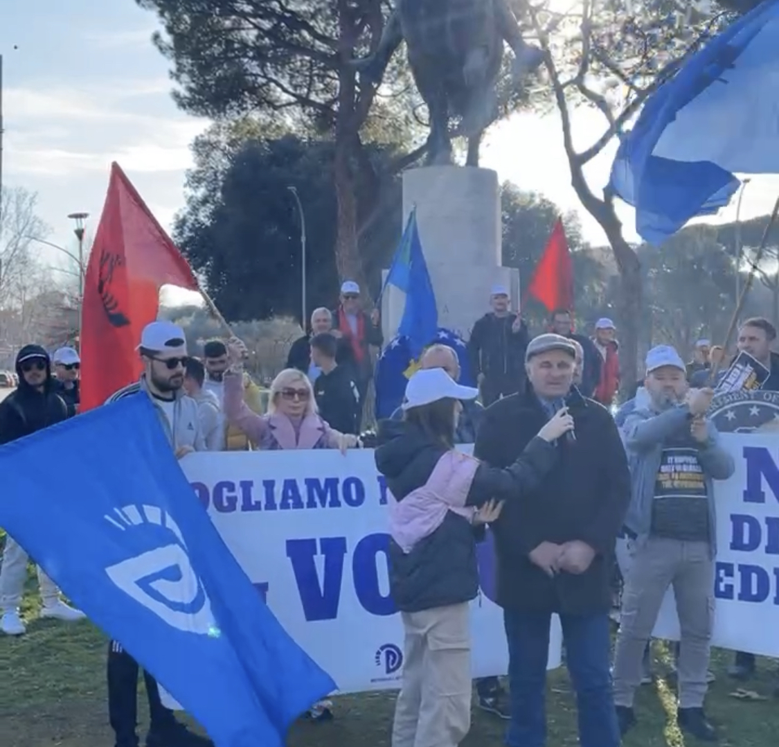 Protestë në Romë në mbështetje të Berishës