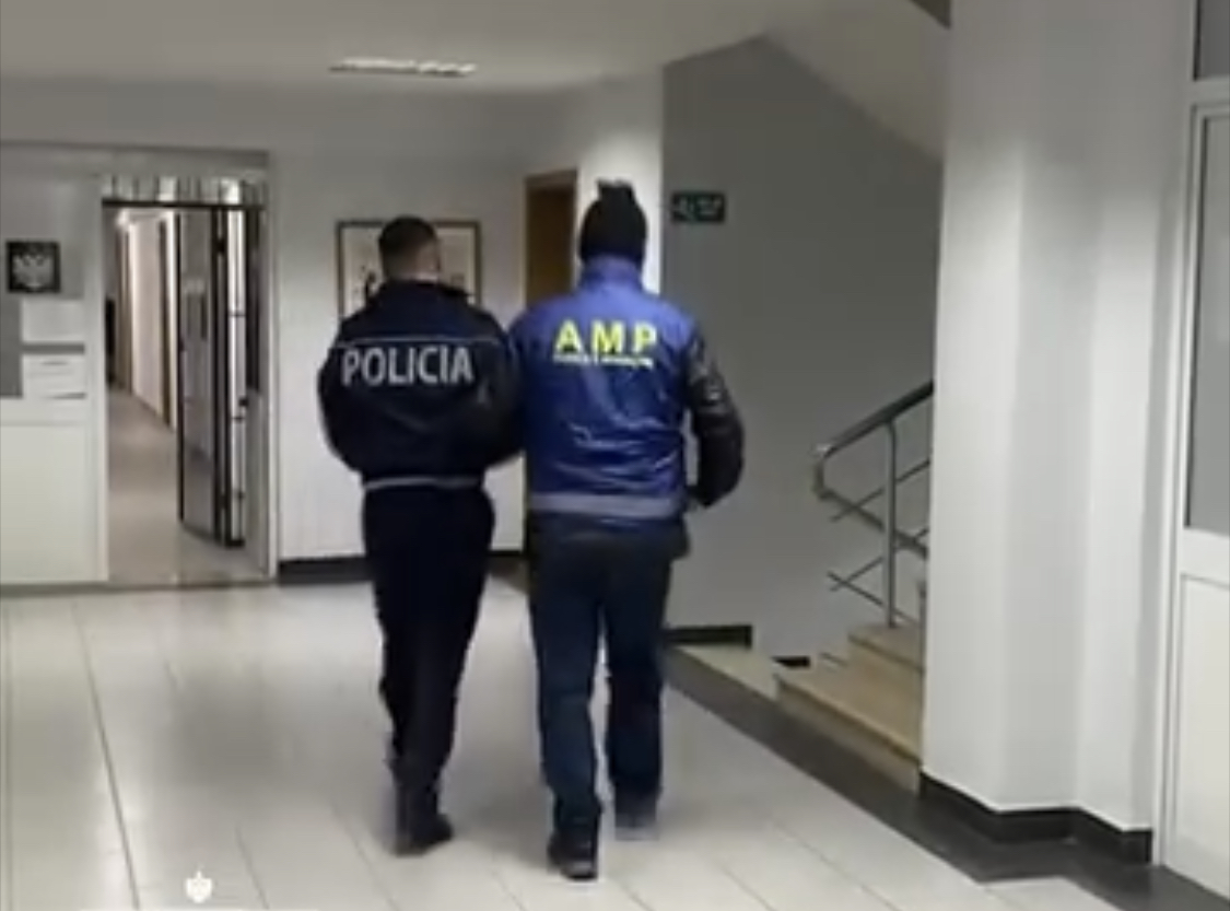 AMP arreston nënkomisarin në Kavajë, detajet e sherrit dyditor me një 29 vjeçar