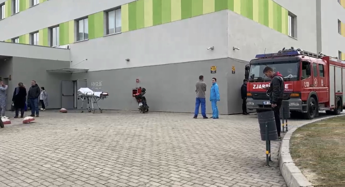Merr flakë urgjenca e re në spialin ‘Nënë Tereza’, evakuohen të sëmurët