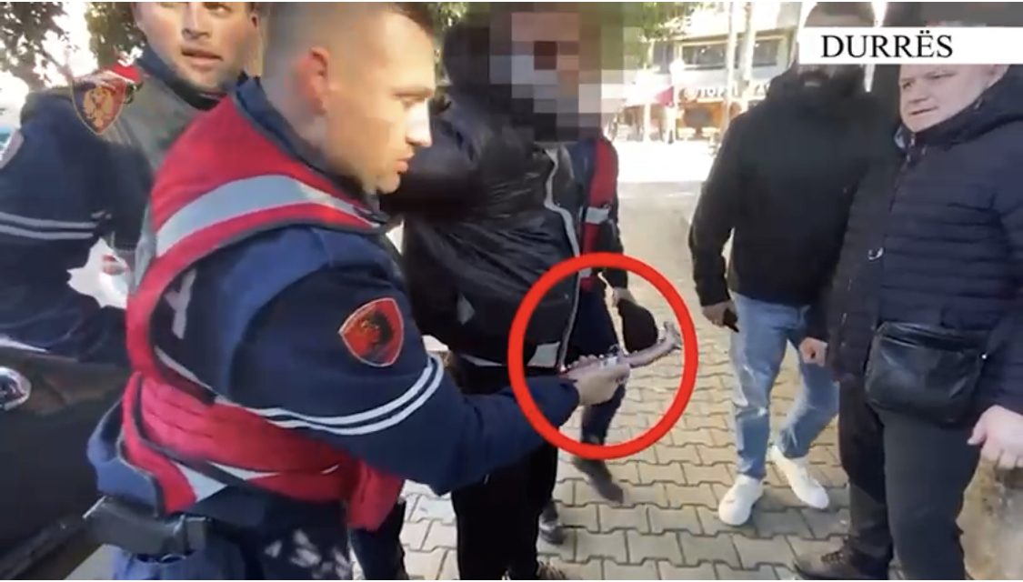 PAMJET/ Policia prangos autorin e vrasjes në Durrës