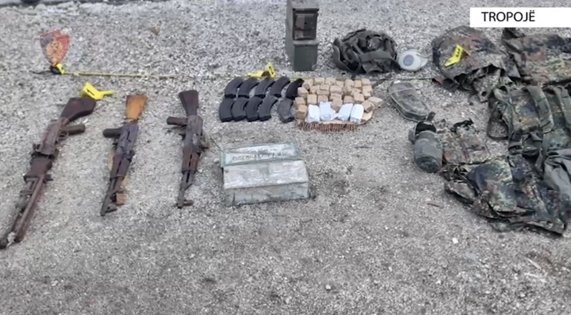 Qëllohet me thikë në Tropojë, policia i merr mitrolozin që mbante në shtëpi