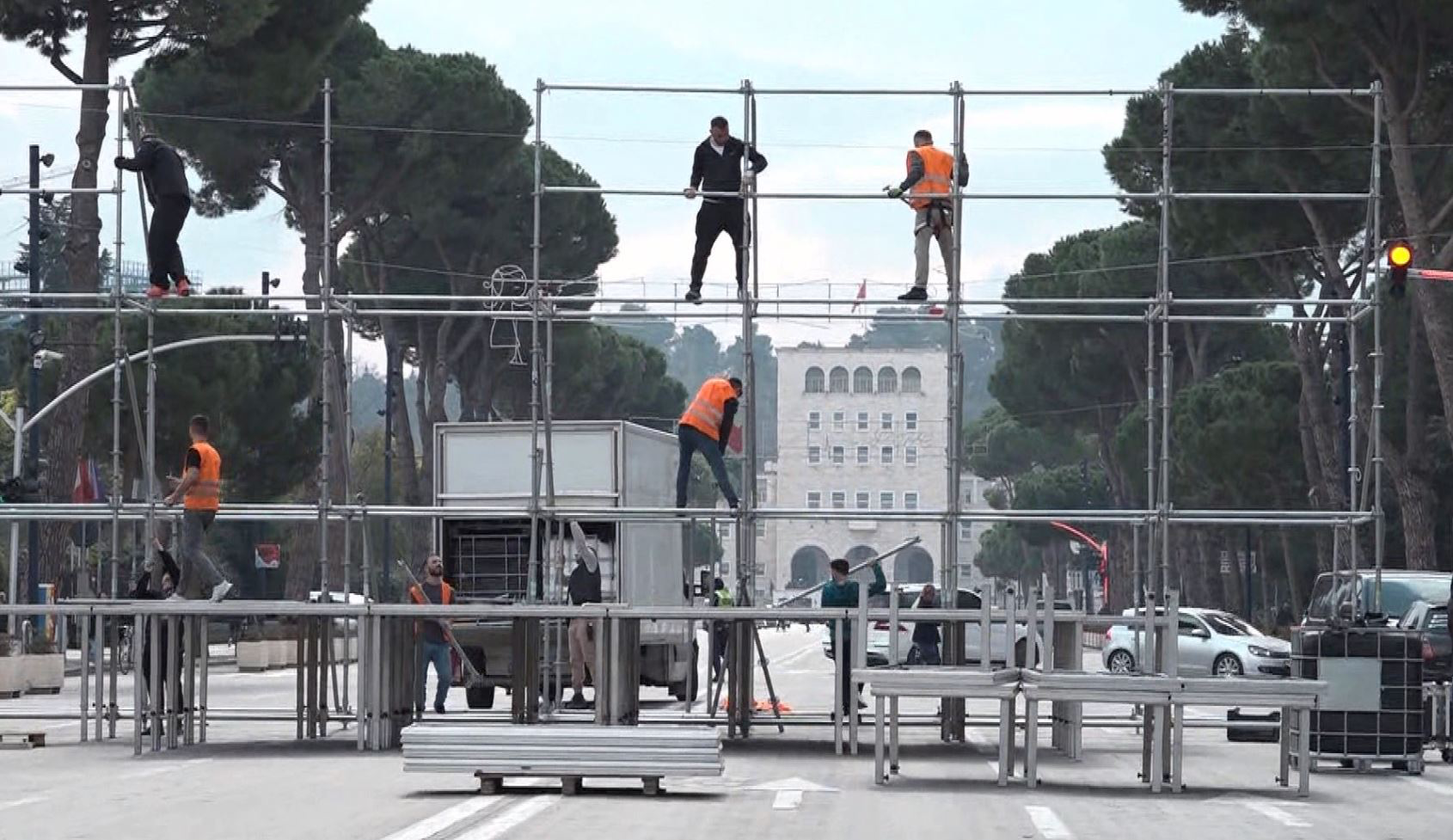 Sot protesta e madhe e opozitës para zyrës së Ramës