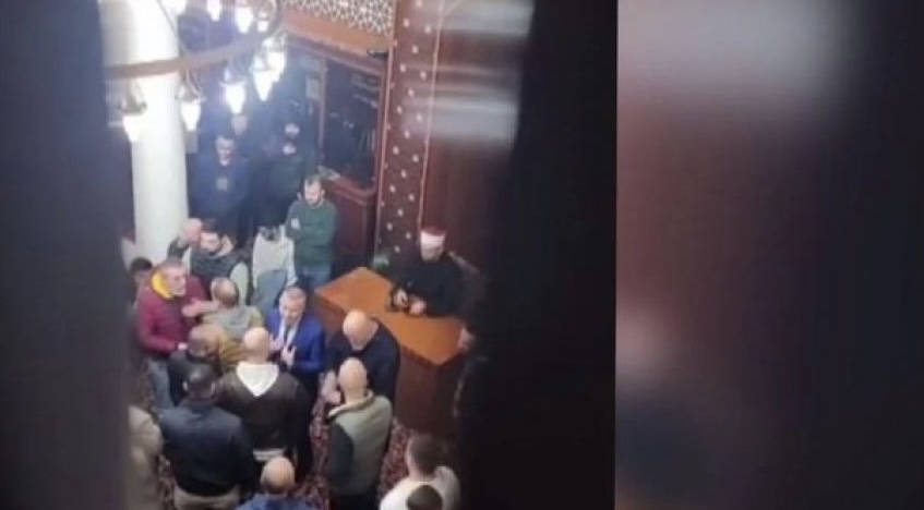 “Gulenist, terrorist”, sherr politik në xhaminë e rrugës së Kavajës, sulmohet myftiu i Tiranës