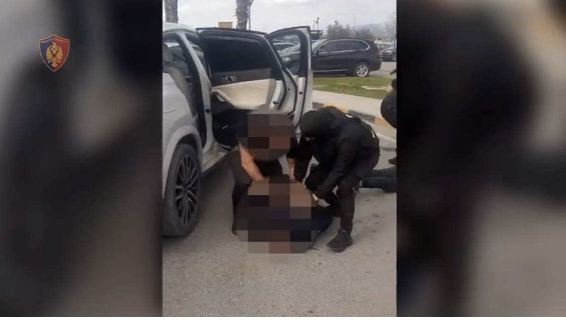 Arrestohet një shitës me pakicë i armëve, po i afrohej Rinasit