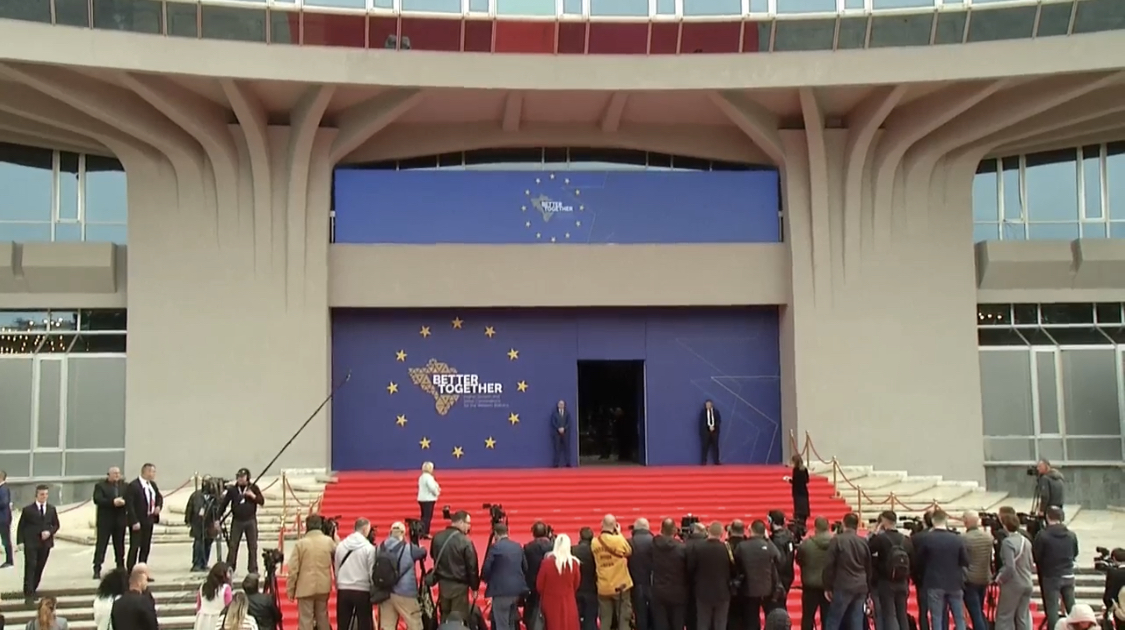 Gazetari italian pyet Ranën për paret e Bechetit, kryeministri sërish thotë se nuk do marrë lekë pa llogaritur ato të Albkontrollit