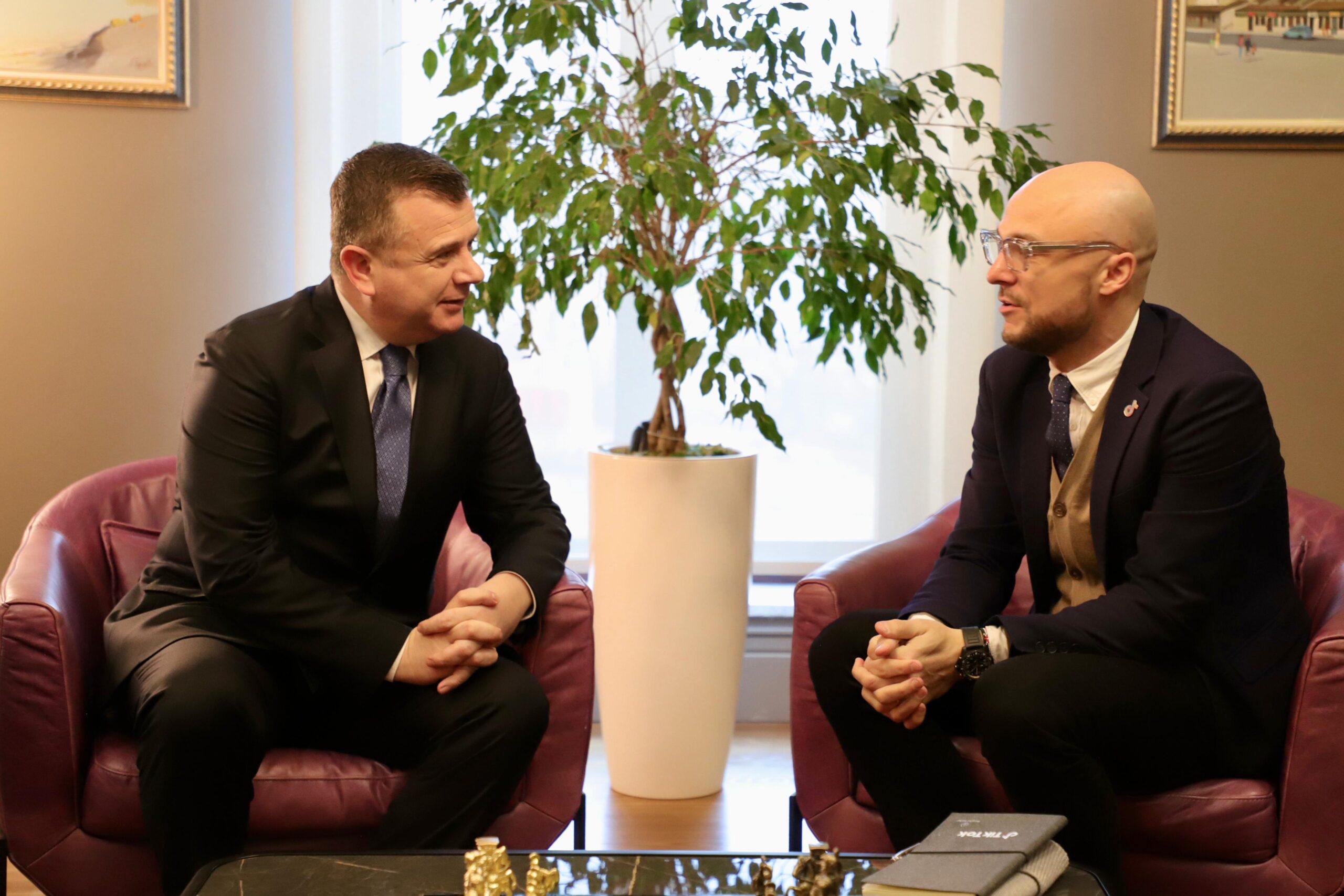 Policia drejt marrjes nën kontroll të tik tok për përdoruesit shqiptarë