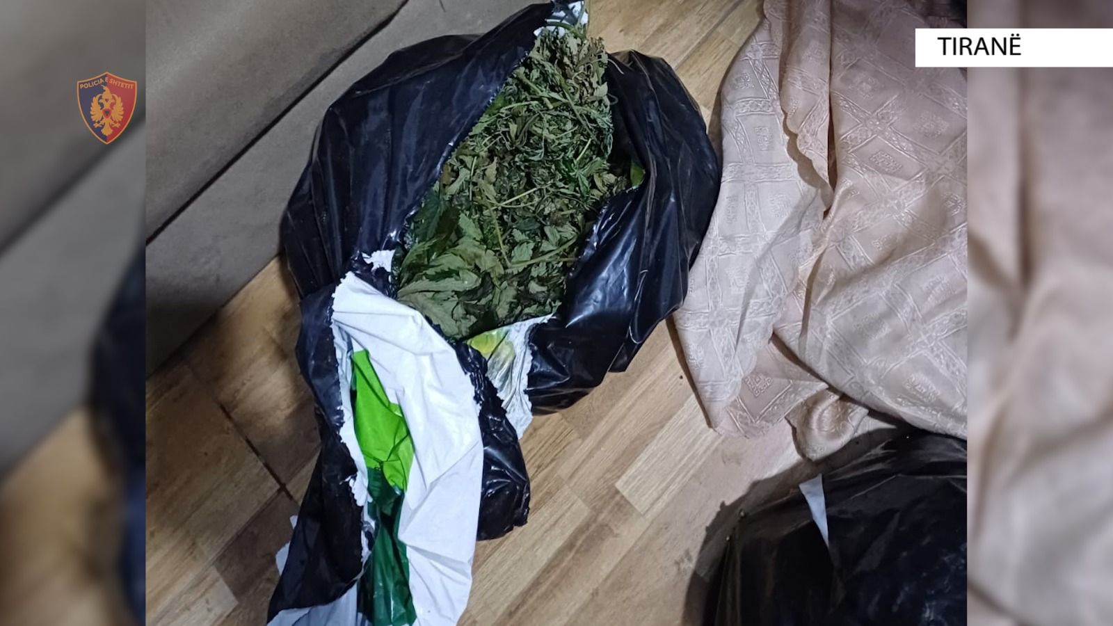 Kapen në Tiranë 10 kile kanabis, 3 në pranga