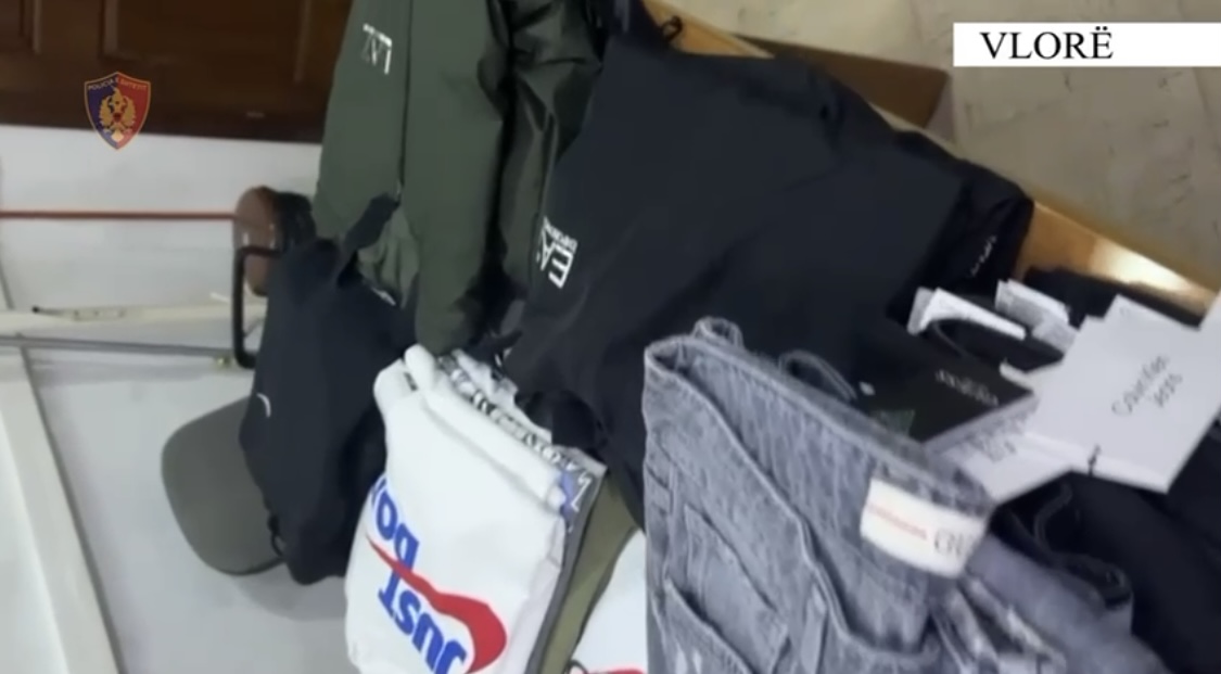 VLORË/ 7000 euro rroba përfundojnë më bagazhet e furgonit të policisë