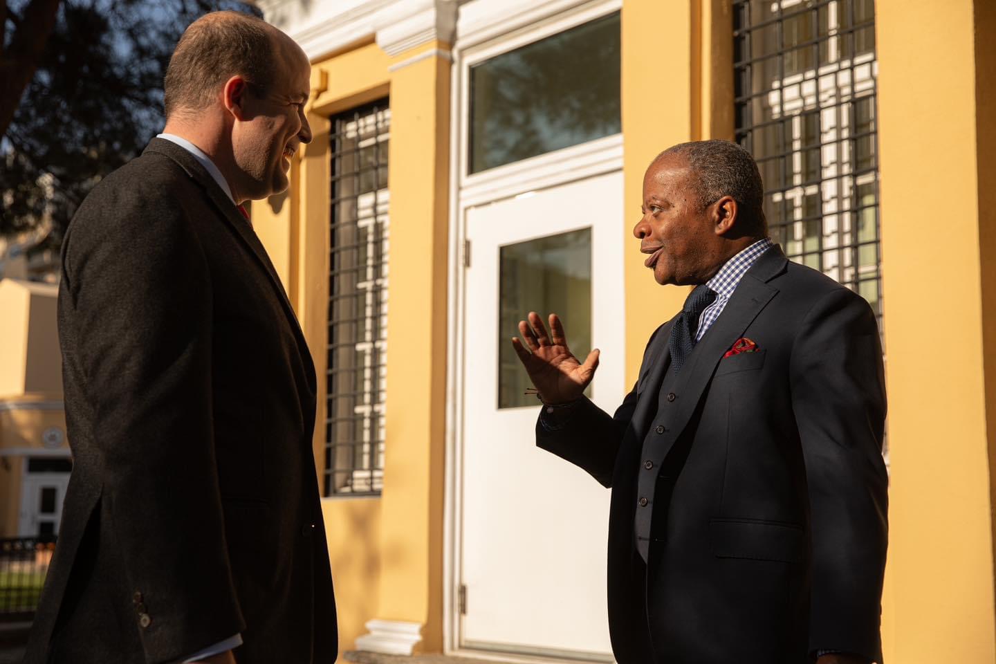 Ndihmës Sekretari i Shtetit për Narkotikët, në Tiranë. Axhenda