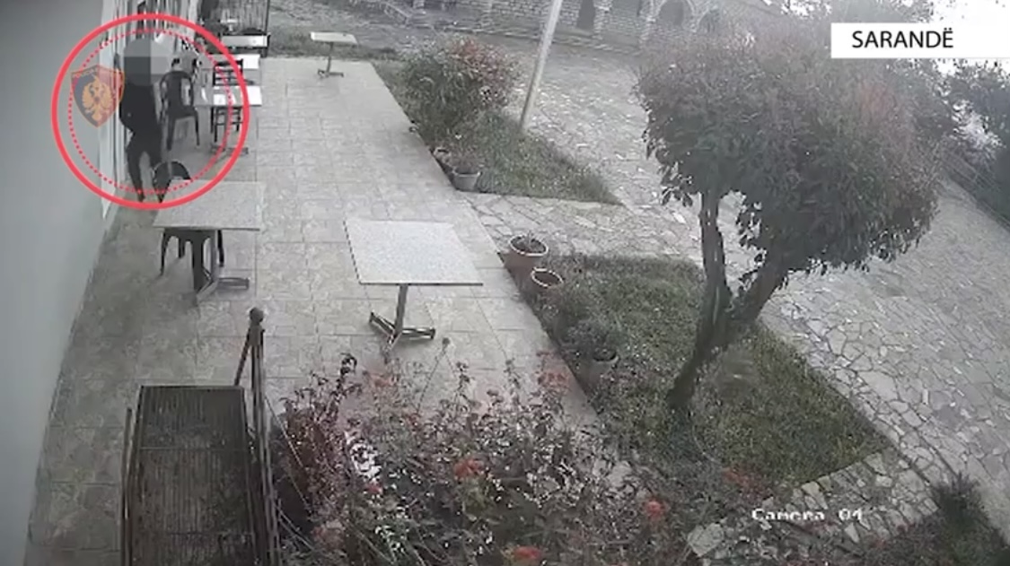 Pamjet, hajduti çan derën e dyqanit në Sarandë dhe vjedh pa hesap