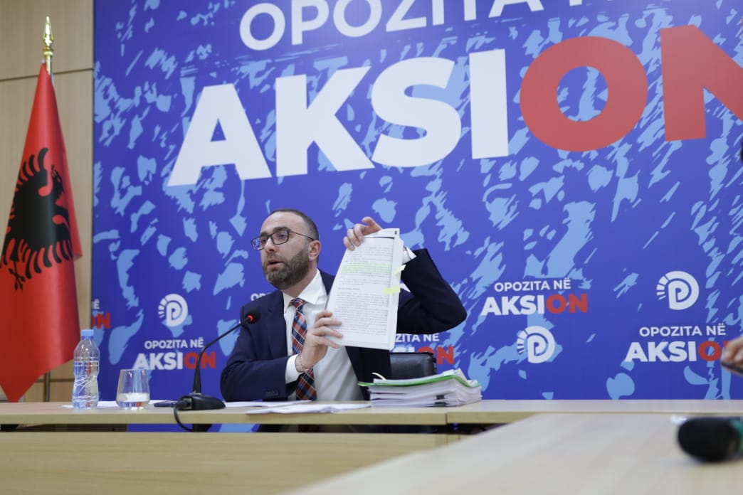 10 FAKTE/ Gazment Bardhi publikon dokumentat e TIMS: Olsi Rama i përfshirë në kokainën e Xibrakës