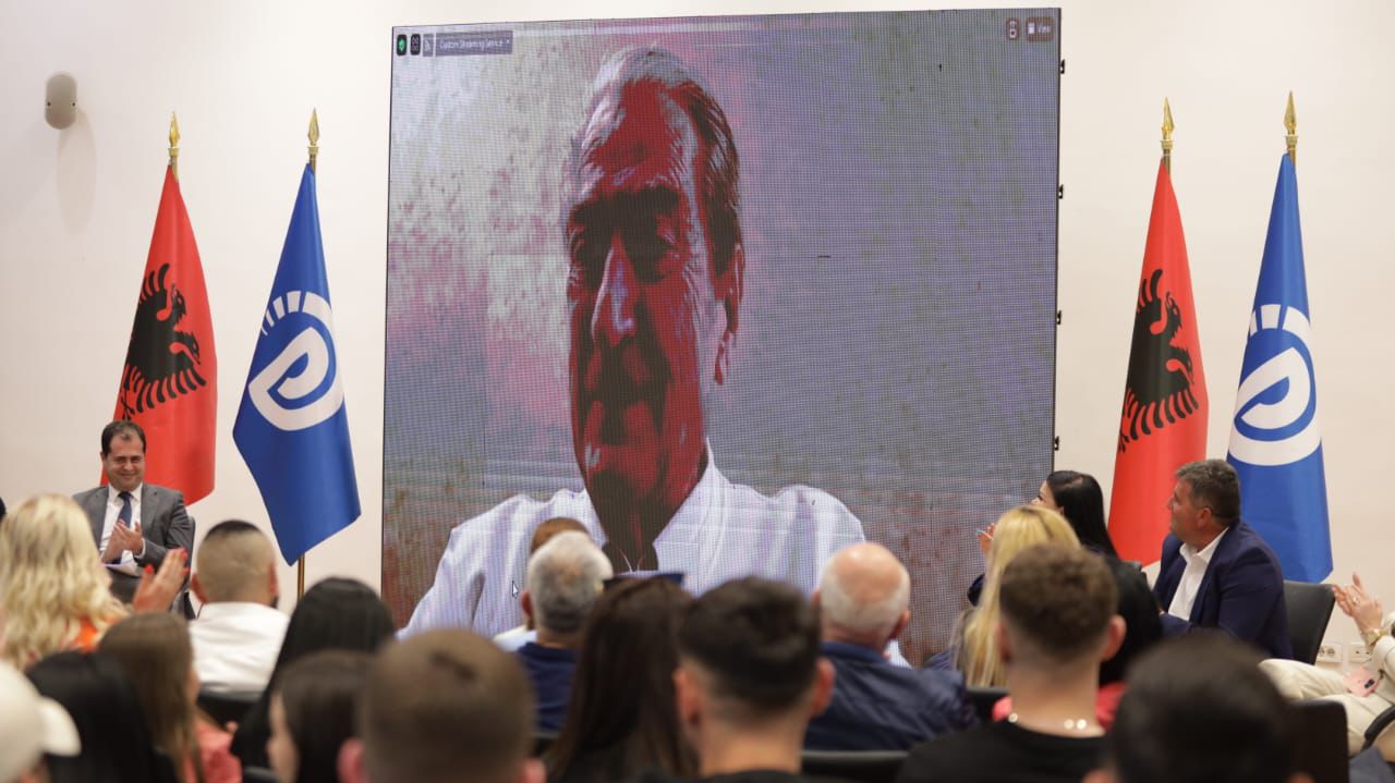 “I tërë biznesi dominohet nga një grup oligarkësh të lidhur me qeverinë dhe bëjnë ligjin sipas interesave të tyre”