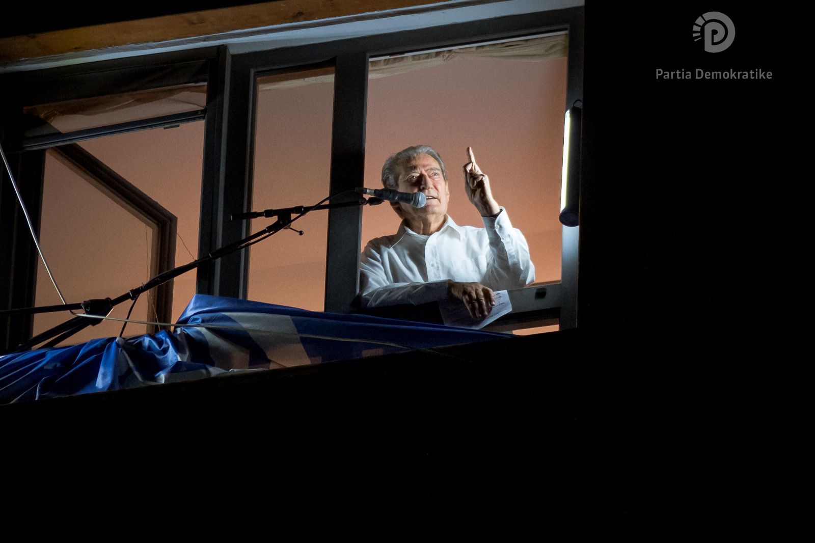 Berisha: Burri i ministres theri drejtorin dhe çau ferrën pasi Rama i dha pafajësinë!