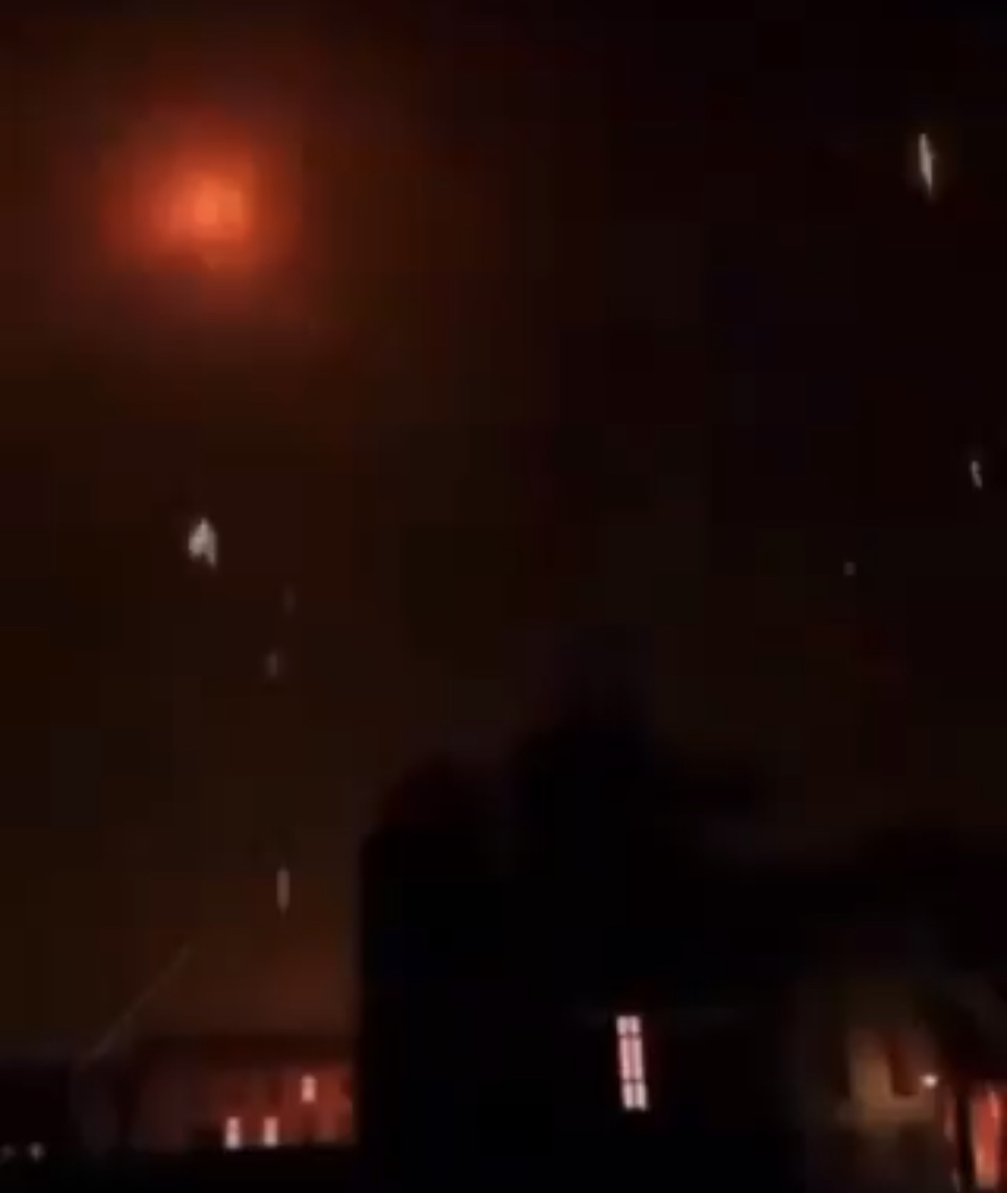 IRANI NIS LUFTËN KUNDËR IZRAELIT/ Në cilën orë dronët dhe raketat e Ajatollahut mbërrijnë në qiellin izraelit