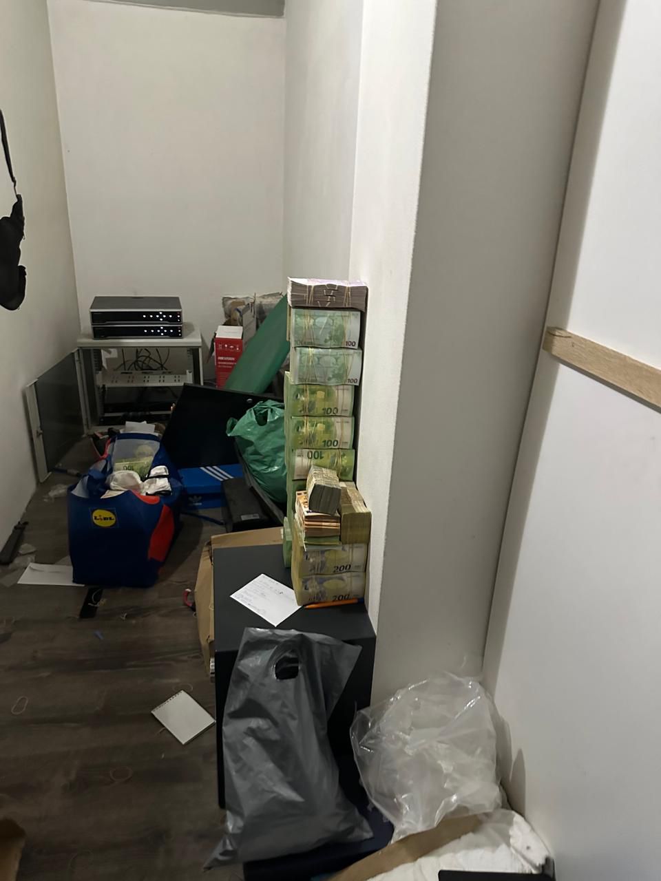 SPAK tregon 22 krimet e 2 bandave “VIP” Lezhë-Fushë Krujë, roli i deputetit dhe drejtorit të policisë . Visi i Pojës me 3 milionë euro në rafte