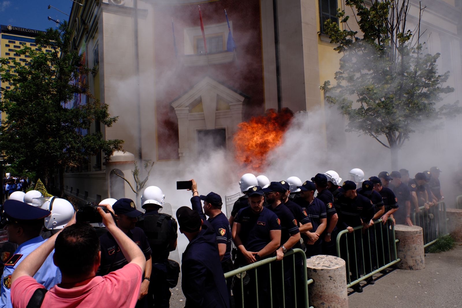 Protesta para bashkisë së Tiranës, Këlliçi: Kjo është skena më e madhe e krimit në Shqipëri