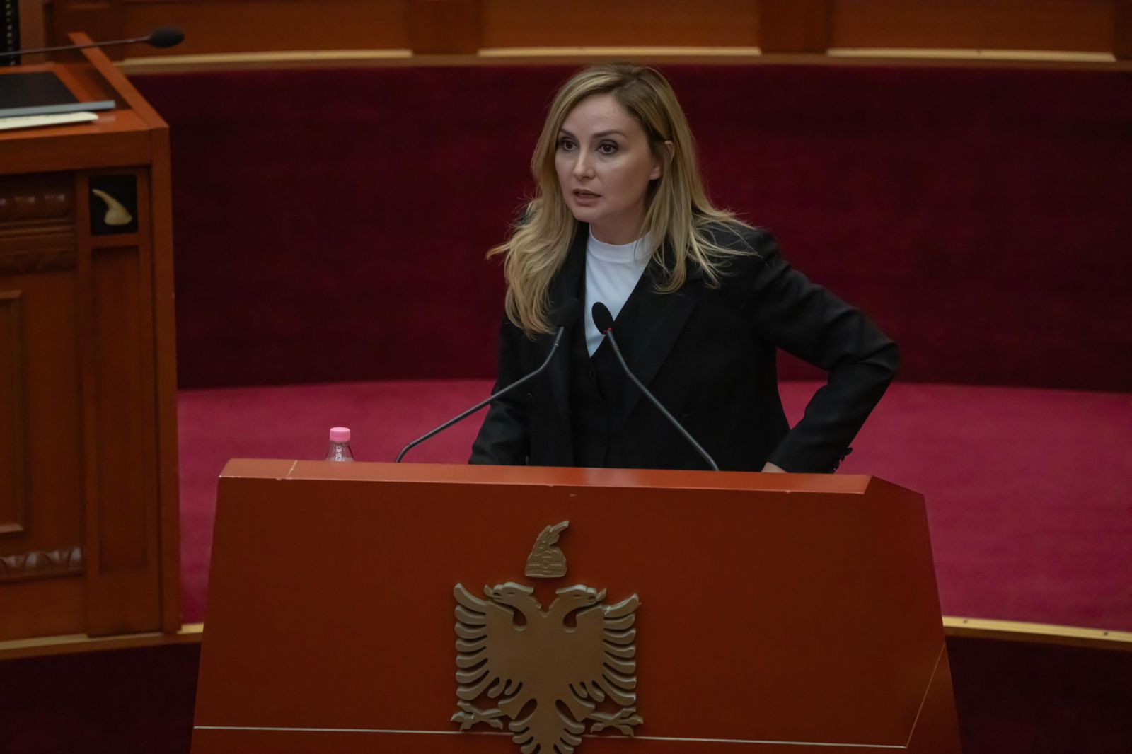 Tabaku replikë me Braçen: Qeveria ka prodhuar një sistem të deformuar që favorizon pakicën dhe ndëshkon shumicën