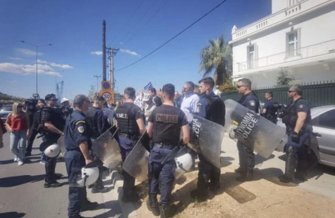 Rama në Athinë kërkon nga mitingu heqjen e ligjit të Luftës me Shqipërinë