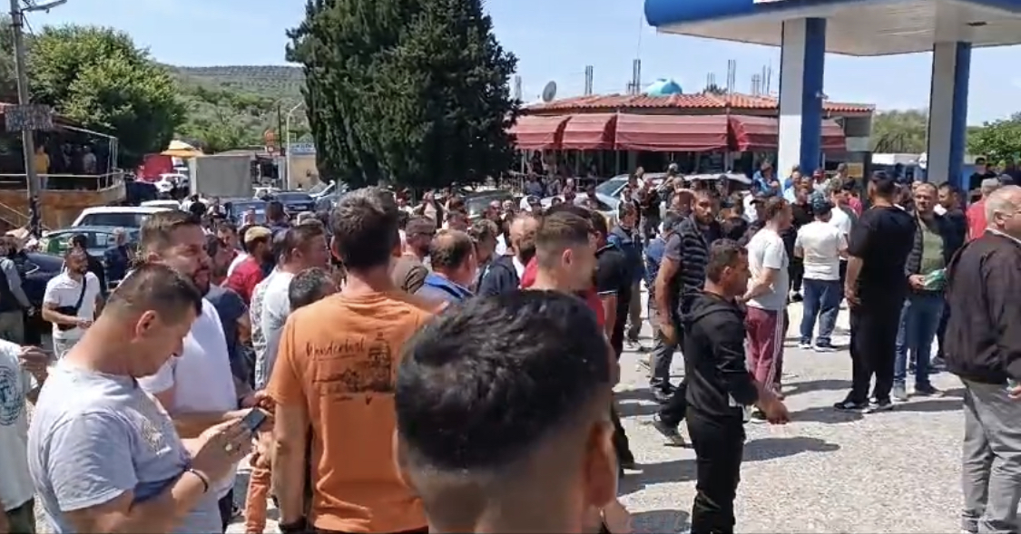 VIDEO/ Fermerët e Myzeqesë bllokojnë rrugët me perime, protestë për abuzimin me çmimin nga grosistët