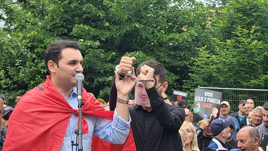 Belind Këlliçi ‘arreston’ Veliajn. Procesi shkoi qetë. Ai nuk kundërshtoi