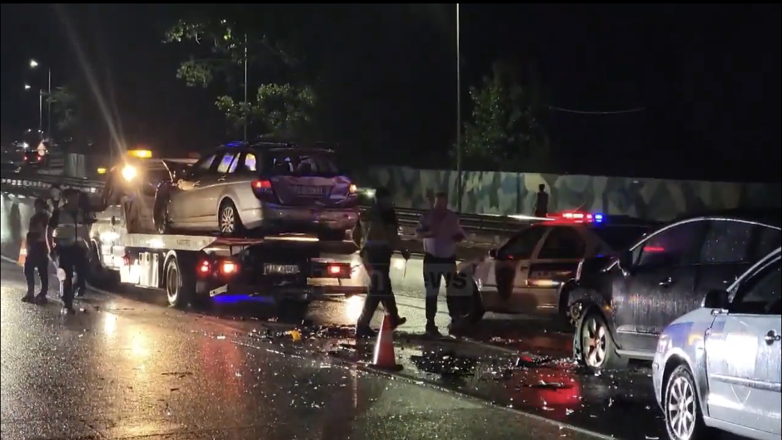 4 makina përplasen në rrugën Plepa Kavajë,  7 të plagosur