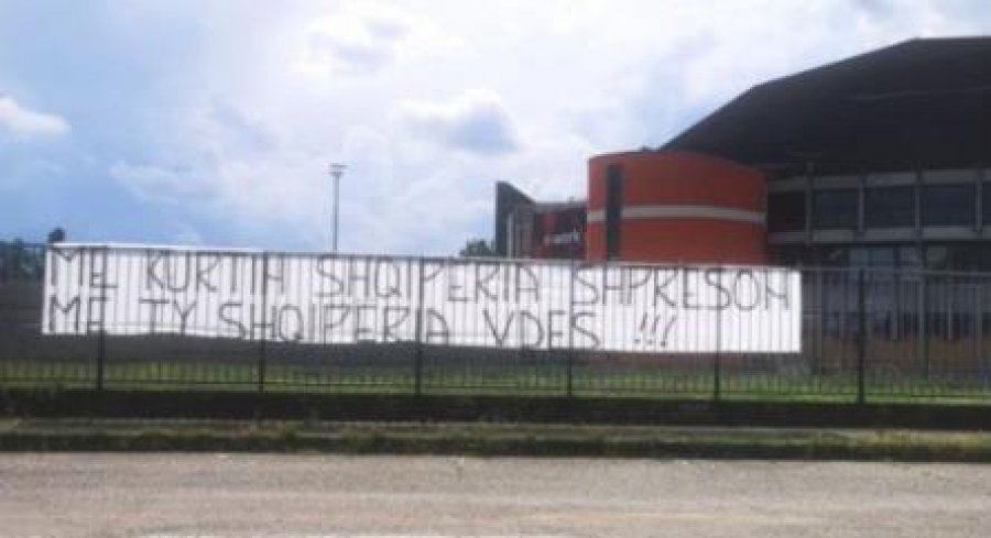 MILANO/ Rrëmujë dhe kaos rreth sallës sportive ku zhvillon takimin Rama