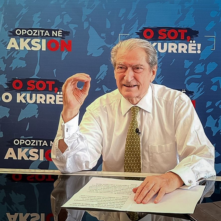 Berisha shpall objektivat për arsimin: Sa do jetë paga për mësuesit dhe sa për pedagogët. Ambicioze