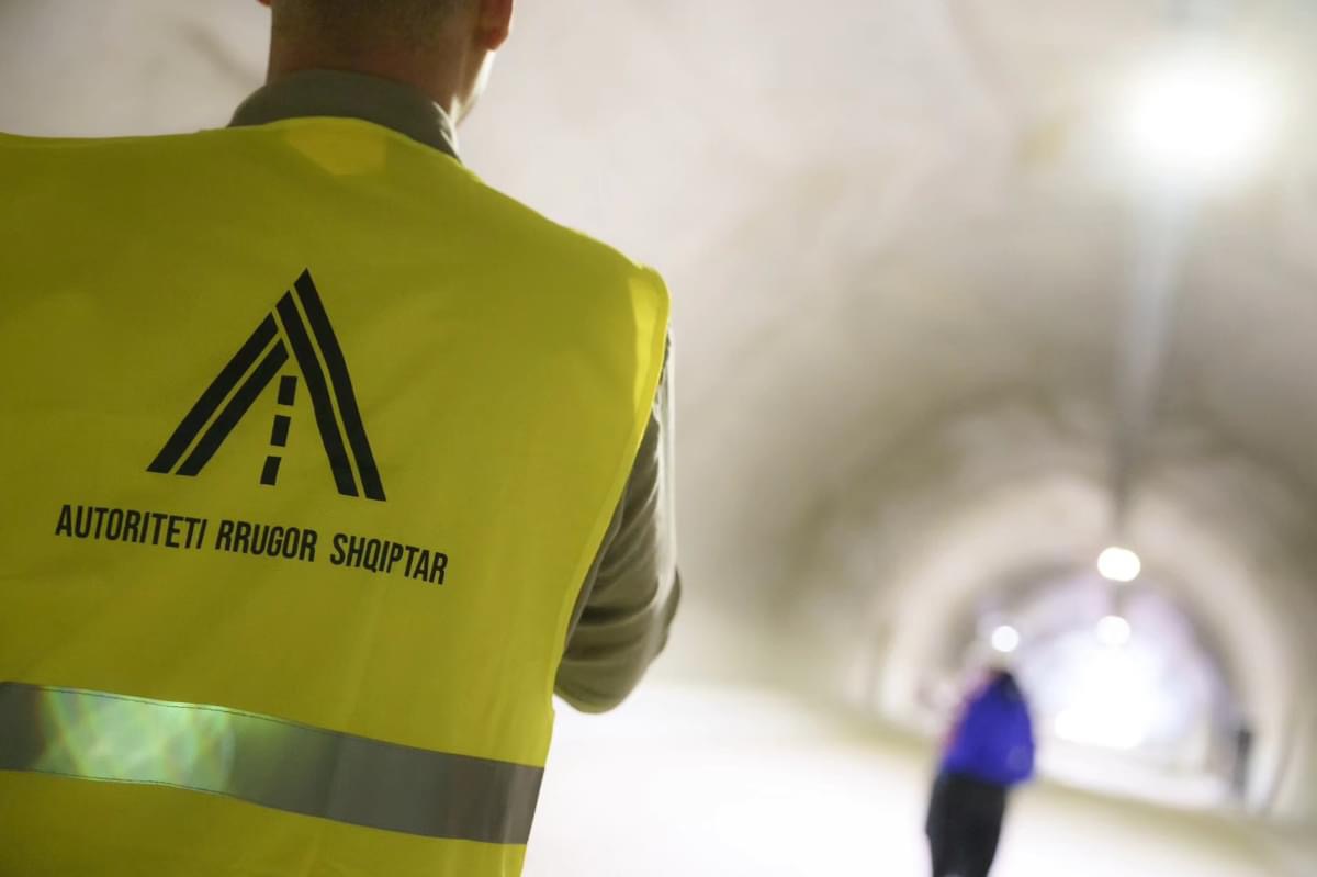 “Tyneli i Llogarasë me koston më të shtrenjtë në botë”. Sa kushtuan tri tynelet e Shqipërisë, analizë krahasuese