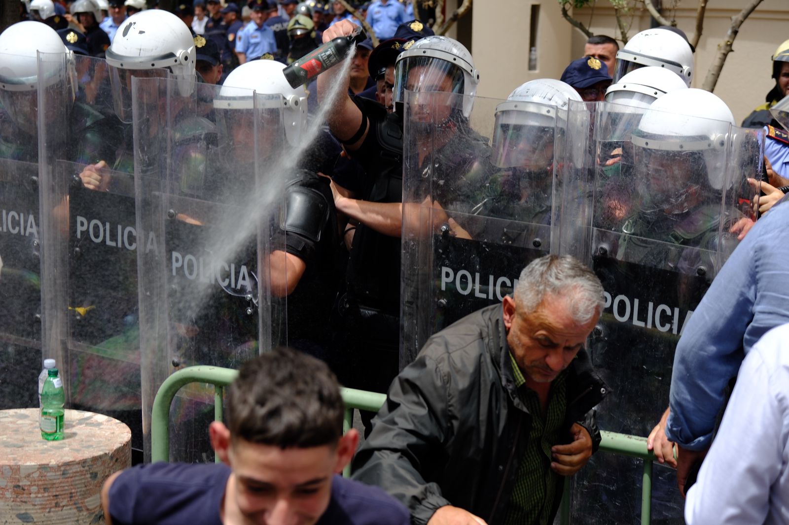 Berisha: Narkopolicët përdorën helme kundër demonstruesve paqësorë