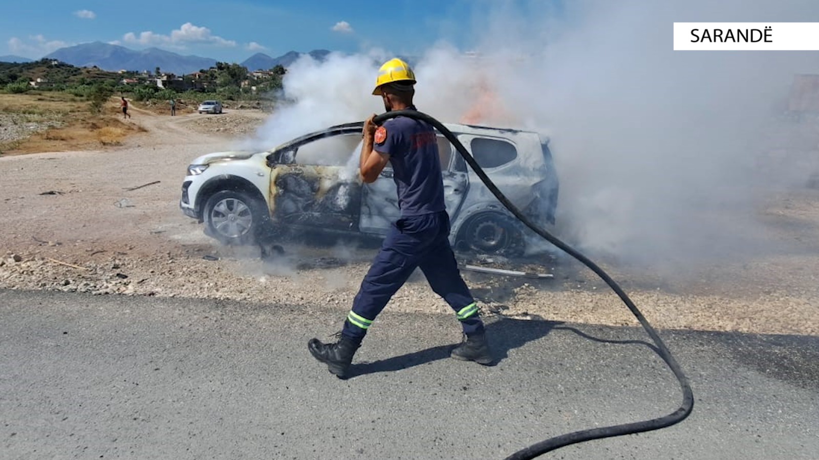 Merr flaka makina e turistëve spanjollë në Sarandë