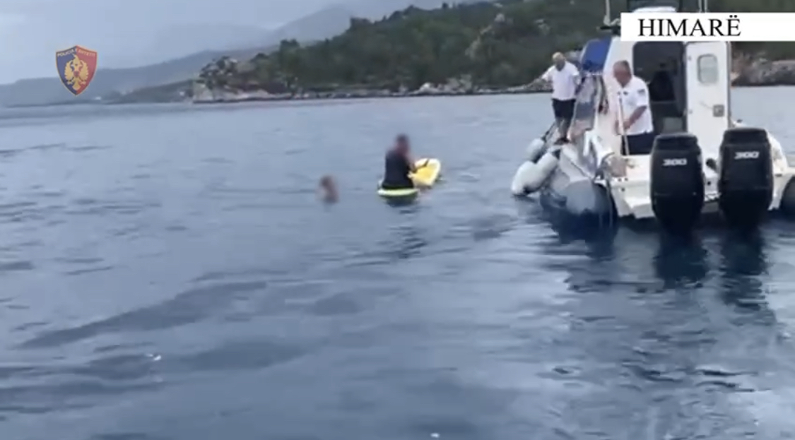 Himarë, policia i vjen në ndihmë 23 vjeçarit në det që ra nga jet ski