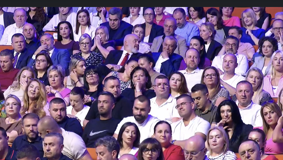 A e përmendi Rama, Erion Veliajn sot në Kongres. Ky është momenti i vetëm, ka lidhje me varrezat