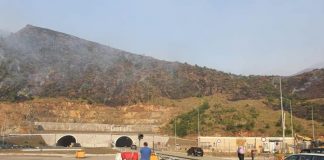 KALIMASH/ Bie nga lartësia traileri mbushur me krom