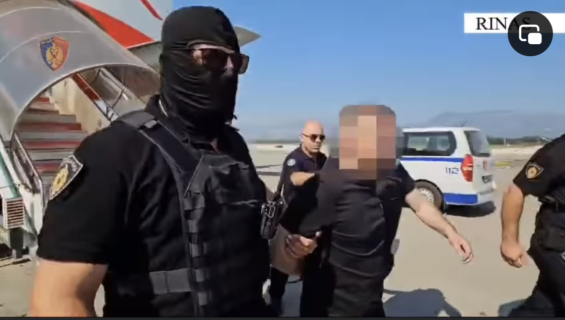 VIDEO/ Leonard Duka paketohet për në Rinas, masa të larta sigurie