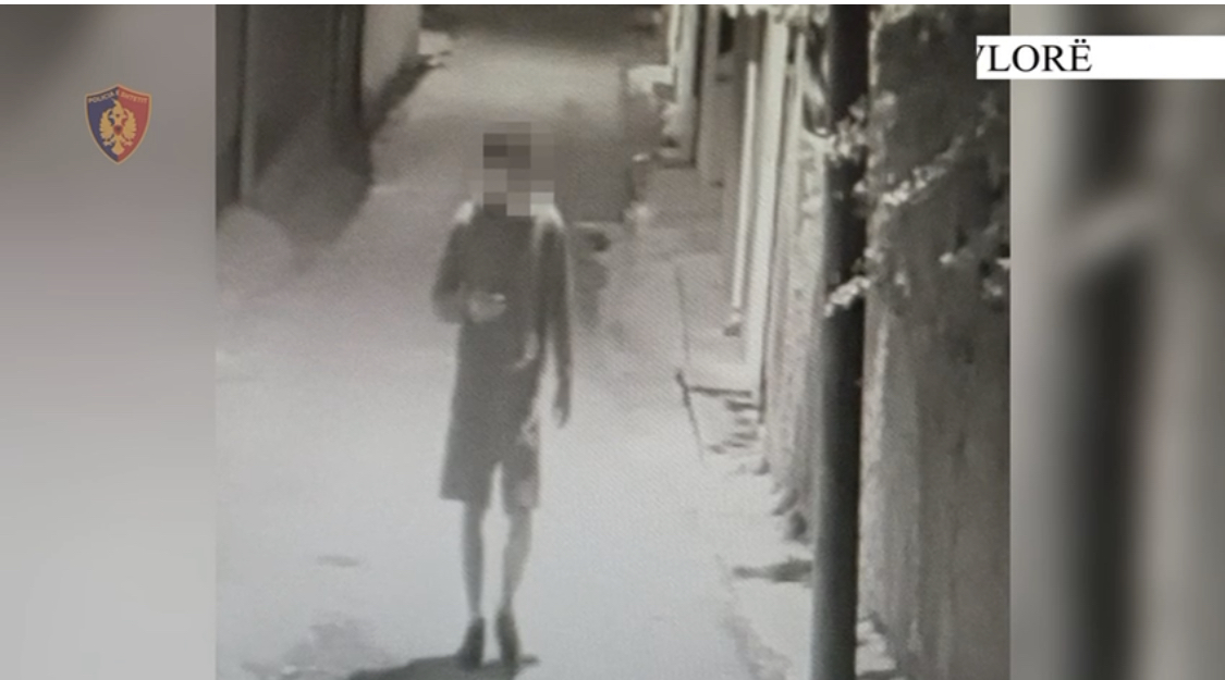 VIDEO/ 17 vjeçari i vë flakën makinës dhe largohet me vrap në Vlorë