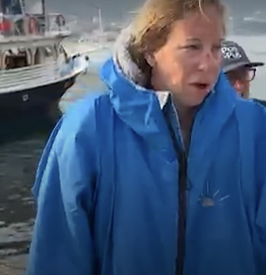 Eva Buzo përshkon me not distancën ujore Shqipëri Itali. Arriti sot në mëngjes në Karaburun