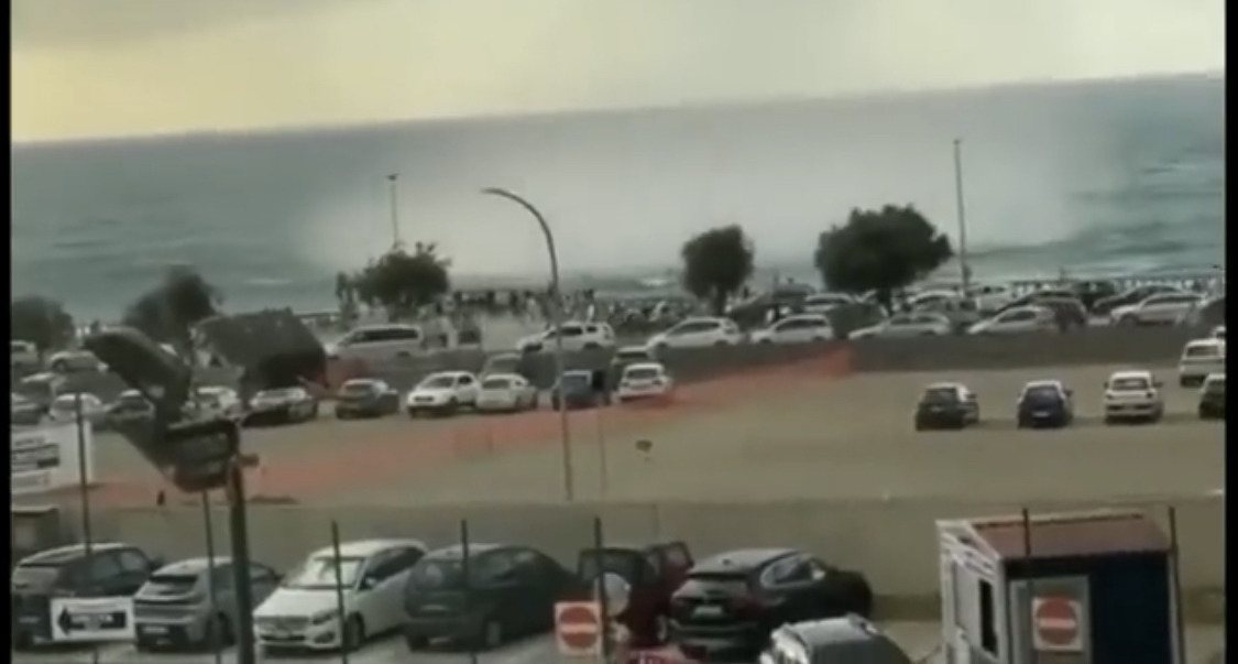 Tornado fundos anijen me 22 persona në brigjet e Palermos