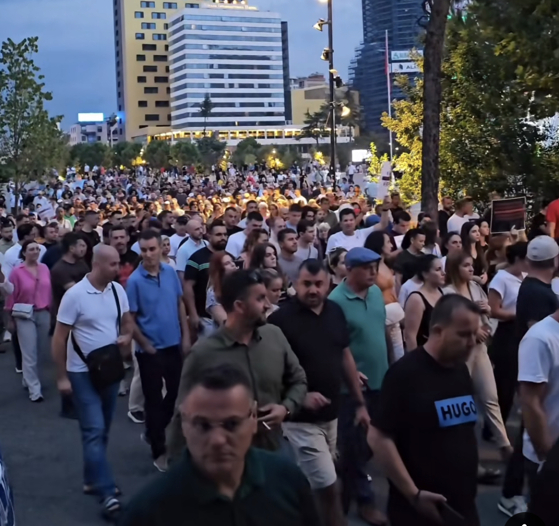 Protesta në Tiranë për Eglin, motra: U vra nga 4 banditë, jo nga një