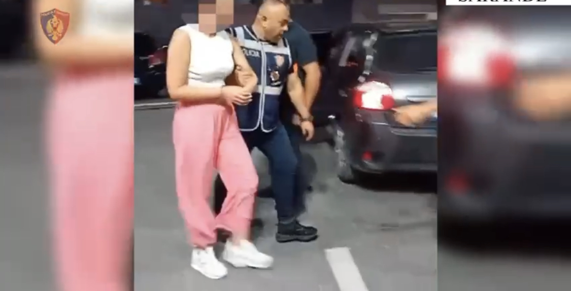 Turistja maqedonase vjedh turisten greke në një plazh në Sarandë