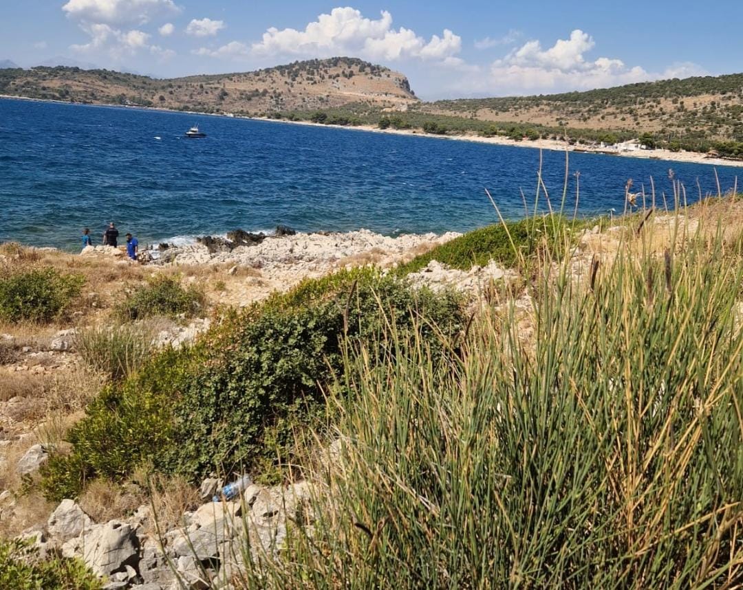 Zhytej në det, u gjet pa jetë në shkëmbinj në Ksamil një banor nga Tirana