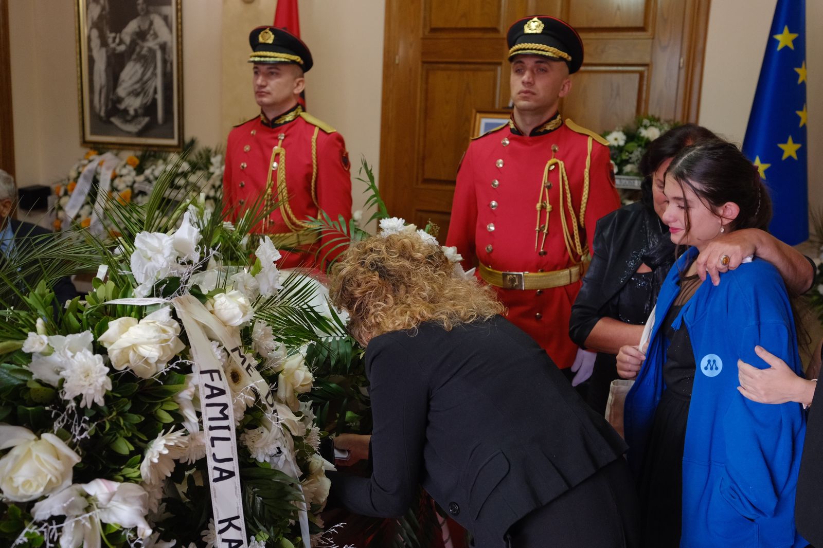 Mbahen homazhet në Kuvend në nder të ish deputetit Gert Bogdani