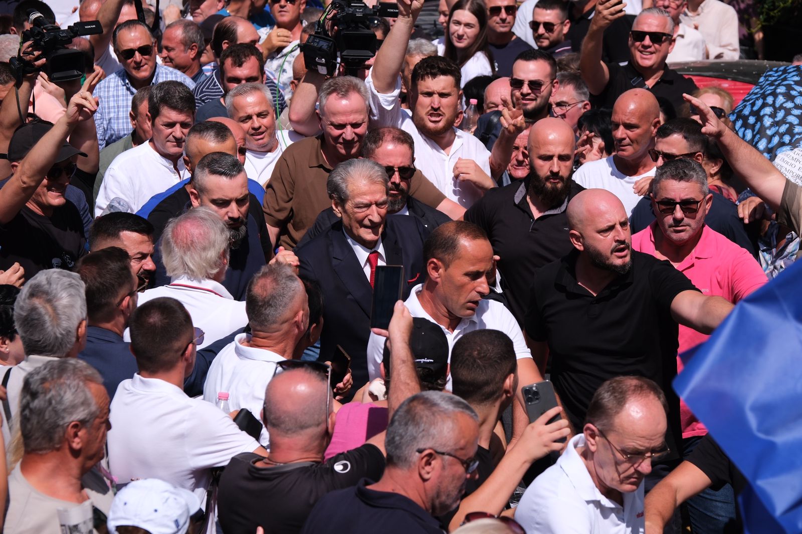 Berisha lë SPAK-un. Komunikohet akuza për korrupsion pasiv, Berisha: Akuzë politike, nuk kishin asnjë provë