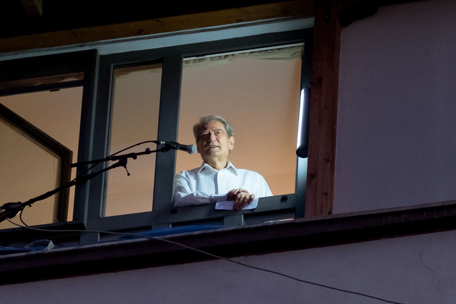 “132 mln euro të zhdukura bashkë me Ramën”/ Berisha: Të rinjtë protestuan ndaj faqeziut që instaloi vjedhjen 100%