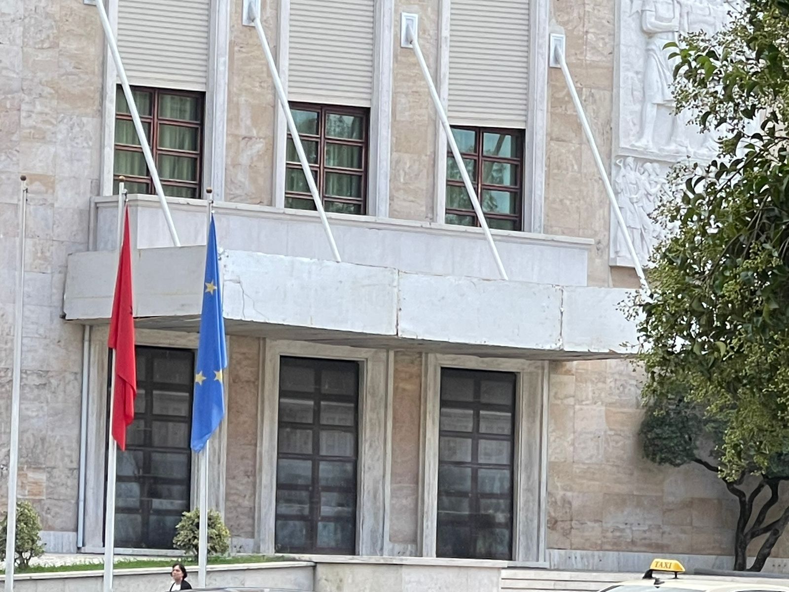 Blindohet kryeministria dhe Kuvendi. Akset që mund të bllokohen