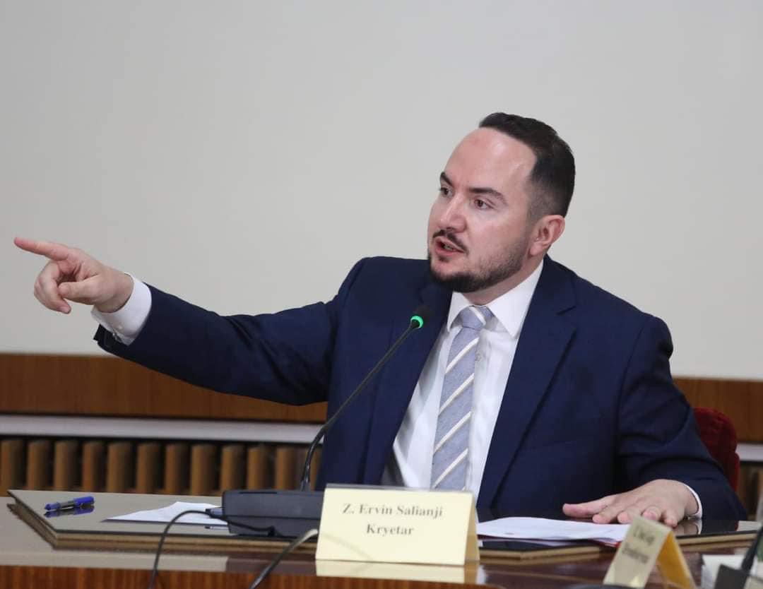 Salianji reagon ndaj Niko Peleshit: Duhej të ishe hetuar për helmet që importove mbi ushqimet e shqiptarëve