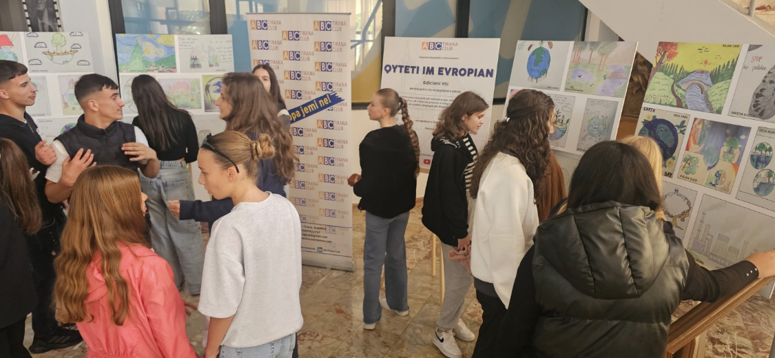 Talentet e reja në Dibër bëhen bashkë në ekspozitën “Qyteti im evropian”