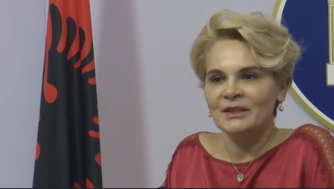 Kryemadhi përlotet: Fëmija im u bë 3 herë operacion, a i deklaroi Rama shpenzimet e operacionit të të birit